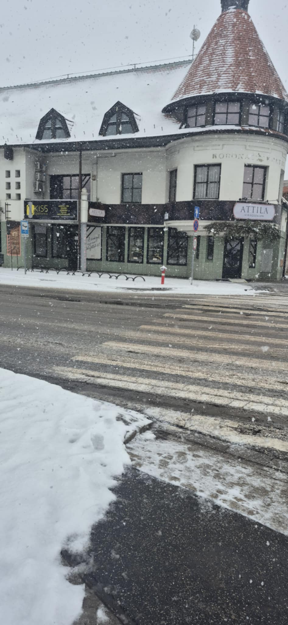 Petra Masszázs Szalon elérhetősége és nyitvatartása Kecskemét belvárosában.